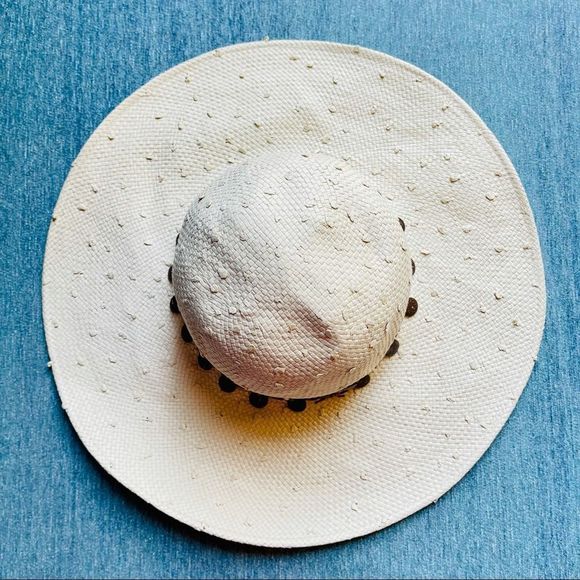 VNTG Soft Straw Sun Hat, Wide Brimmed, Nice Details So Cute! — SZ OS (runs‎ SM) - Picture 5 of 11